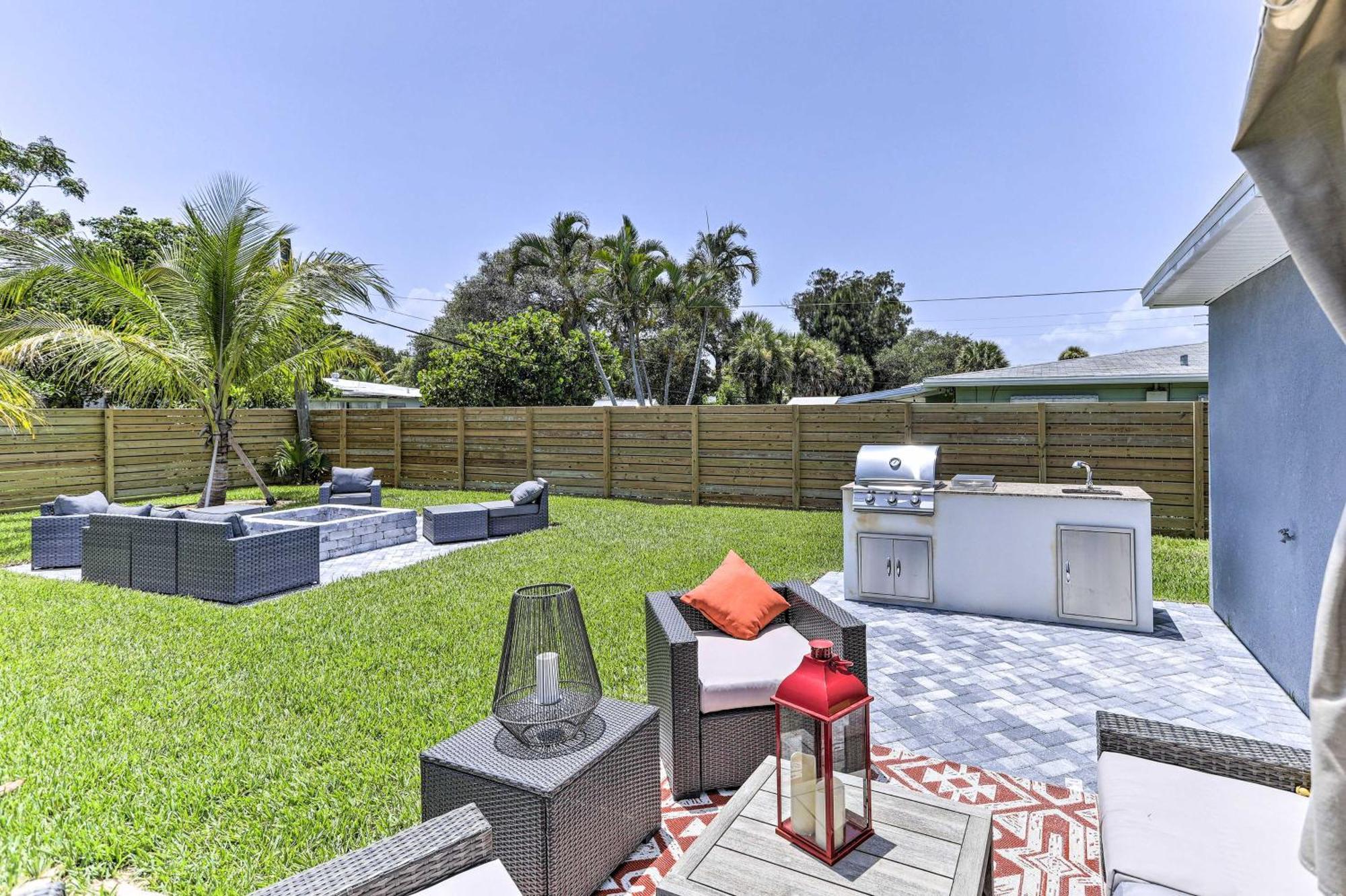 Beach House With Outdoor Kitchen, Walk To Coast Cocoa Beach Exterior photo